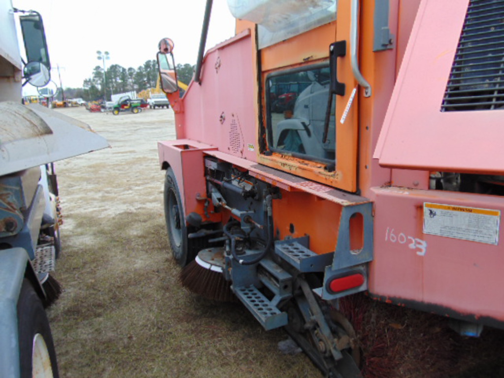 CAMION BARREDORA ELGIN PELICAN